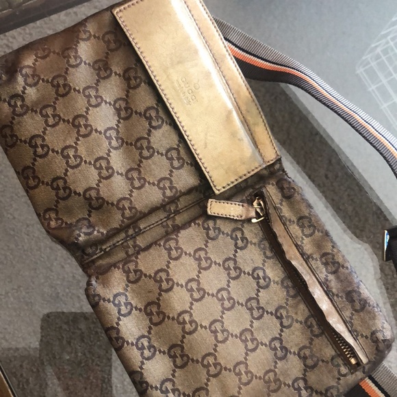 GUCCI BUM BAG - Picture 9 of 16